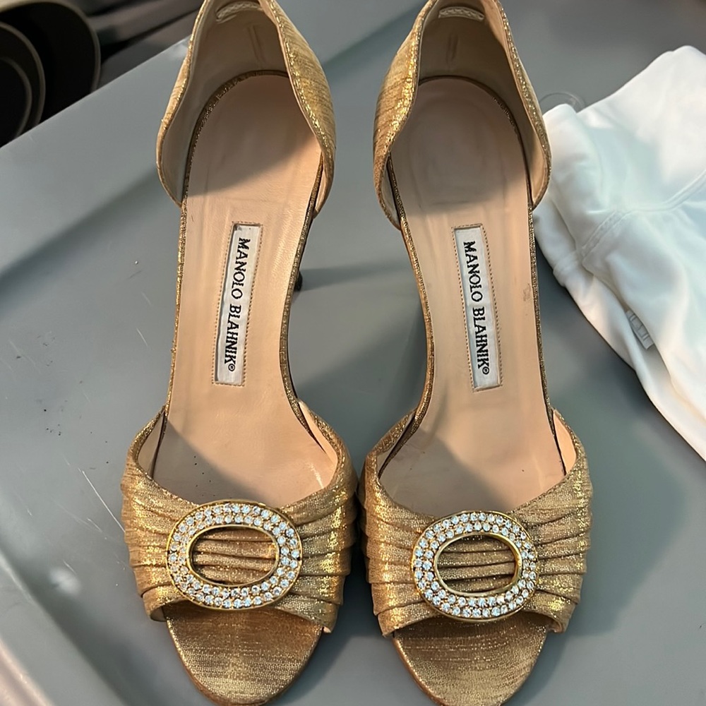 COPY - Manolo Blahnik gold evening shoes